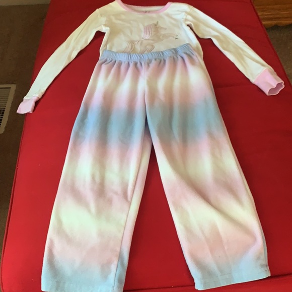 PJ Set, toddler girl, 3t, 5t, Gap and Carter’s - Picture 7 of 12